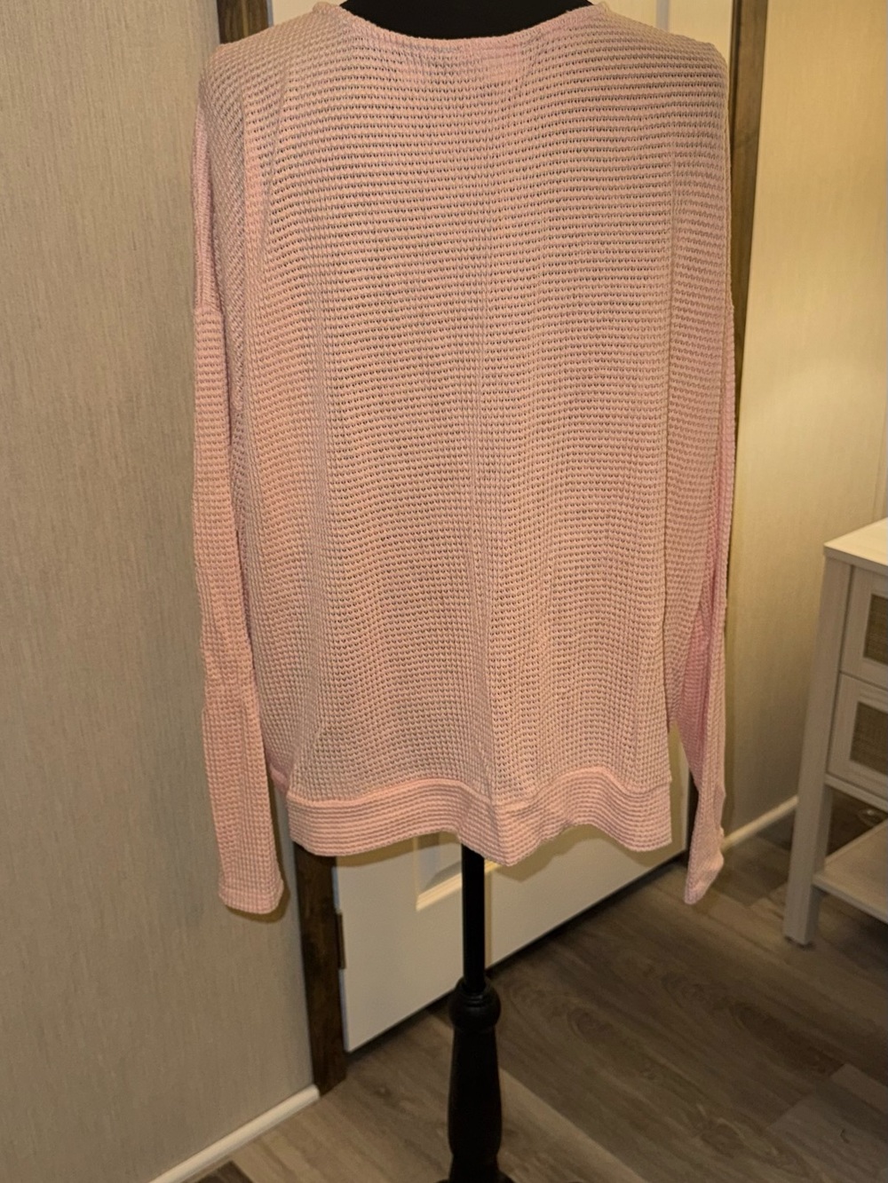 Boutique Women’s Soft Pink Waffle Knit V-Neck Faux Wrap Top - Picture 3 of 4